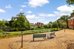 Communal Riverside Gardens- click for photo gallery